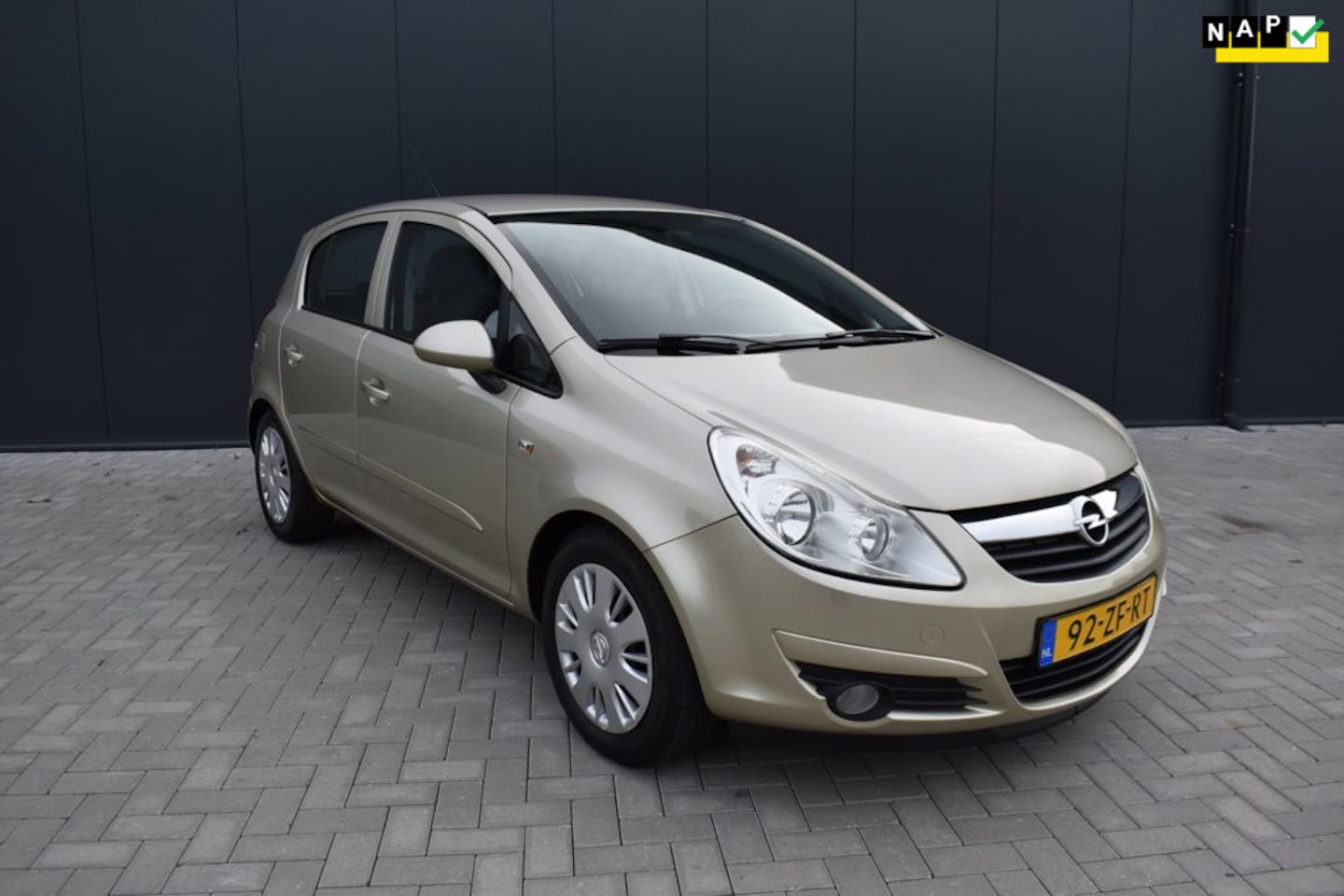 Opel Corsa - 1.2-16V Enjoy |5DEURS|AIRCO| - AutoWereld.nl