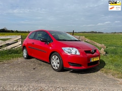 Toyota Auris - 1.4-16V Terra