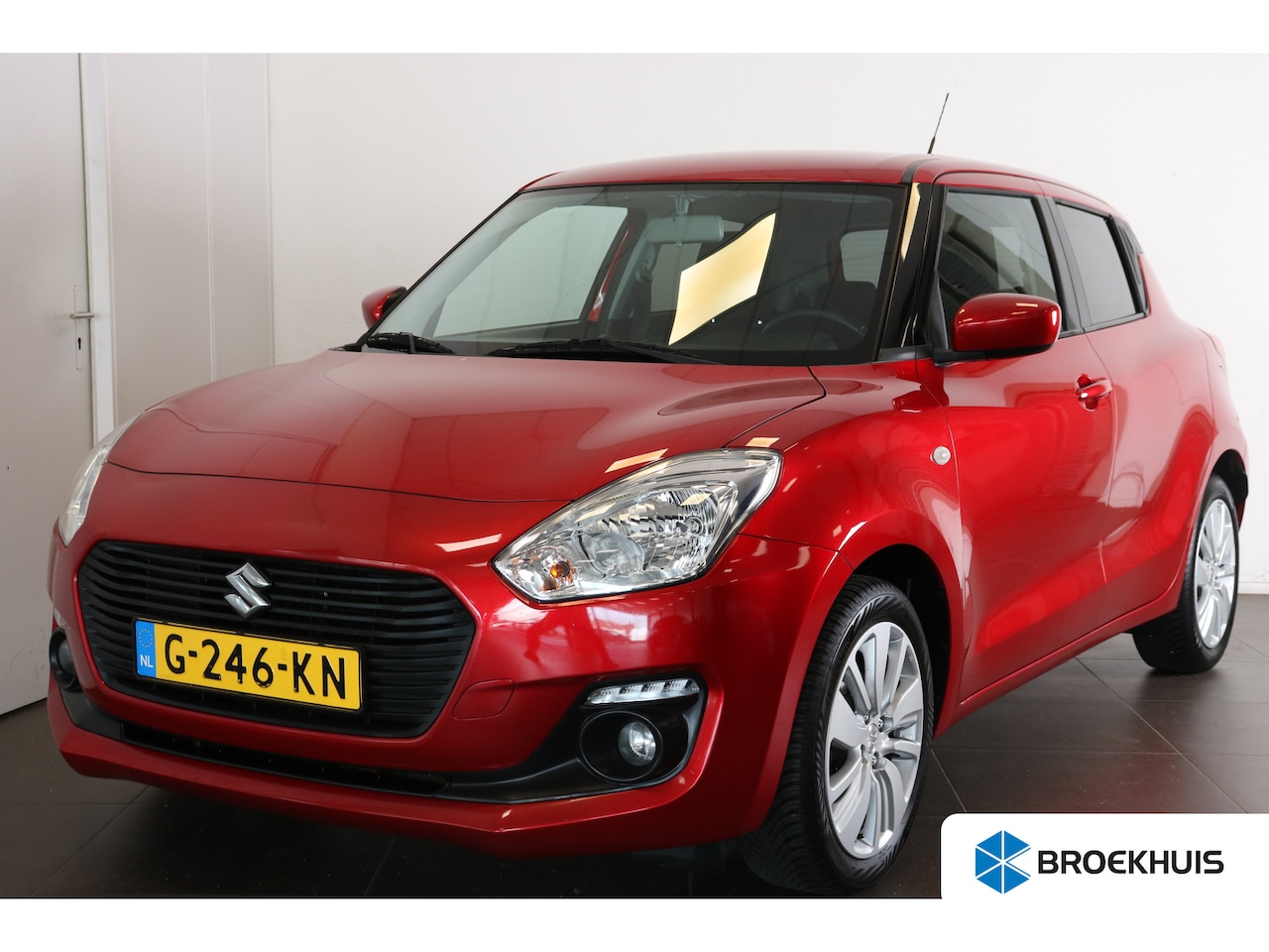 Suzuki Swift - Voorstoellen verwarmt | Airco | Camera | - AutoWereld.nl