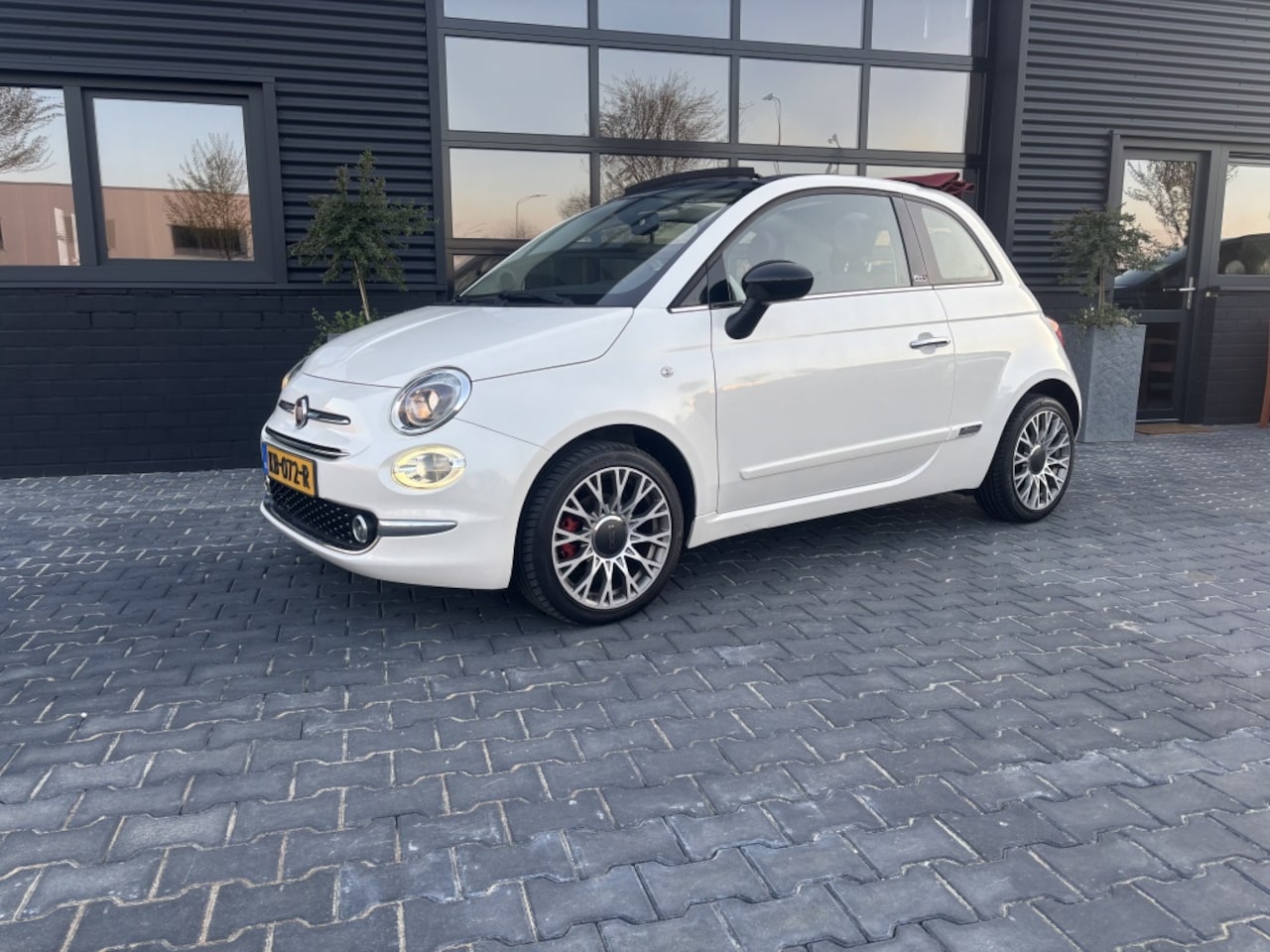 Fiat 500 C - 0.9 TwinAir T Lounge PAREELMOER! NAVI!DIIGITAAL DASHBOARD! - AutoWereld.nl