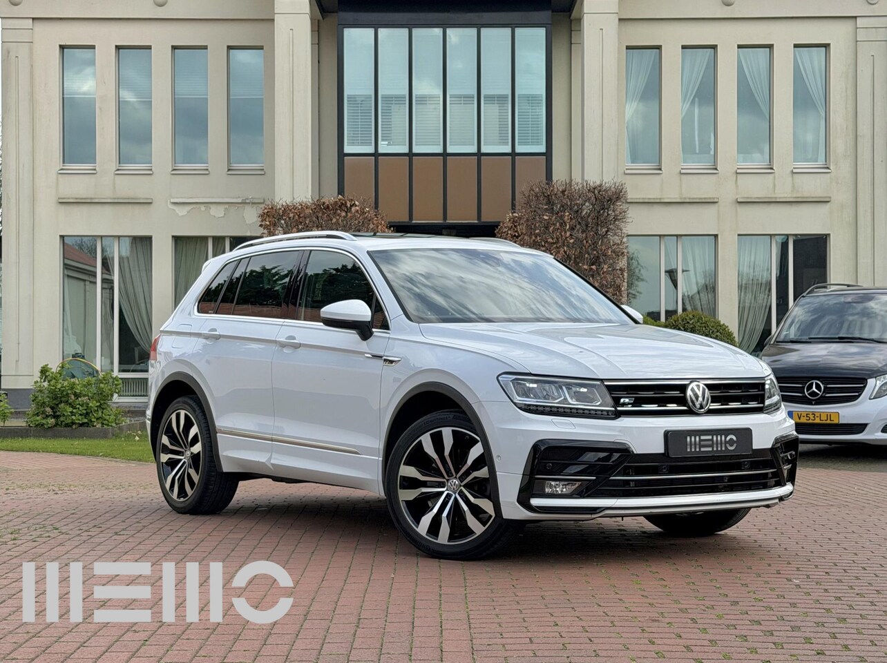 Volkswagen Tiguan - 2.0 TSI 4Motion Highline Business R Apple Carplay - Panoramadak - Trekhaak - AutoWereld.nl