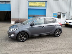 Hyundai i20 - 1.2i Go navi