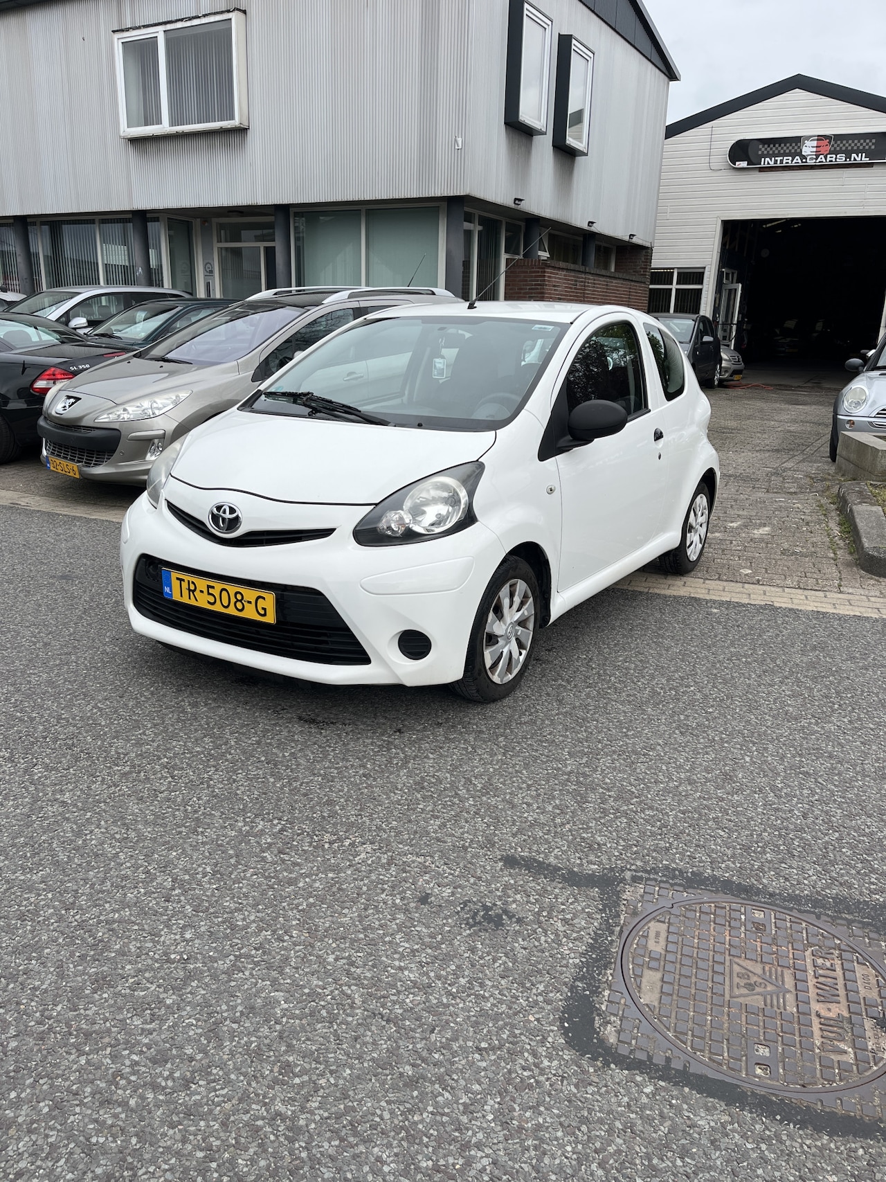 Toyota Aygo - 1.0 VVT-i Access Keurig nette en goed rijdende Aygo met een nieuwe Apk keuring 14-05-2027 - AutoWereld.nl