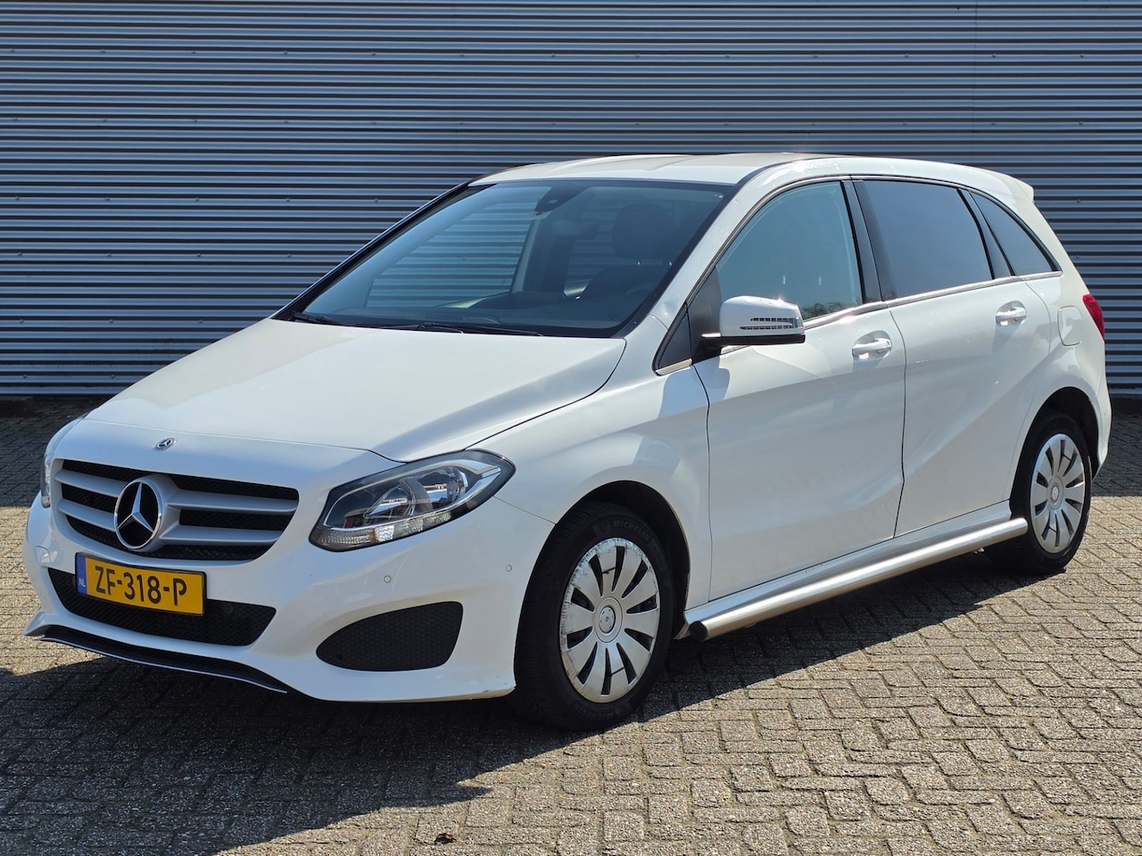 Mercedes-Benz B-klasse - 220 d Ambition Dealer Onderhouden 1 Ste Eigenaar - AutoWereld.nl