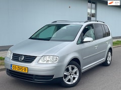 Volkswagen Touran - 2.0-16V FSI 7 Zitter Distributie vervangen