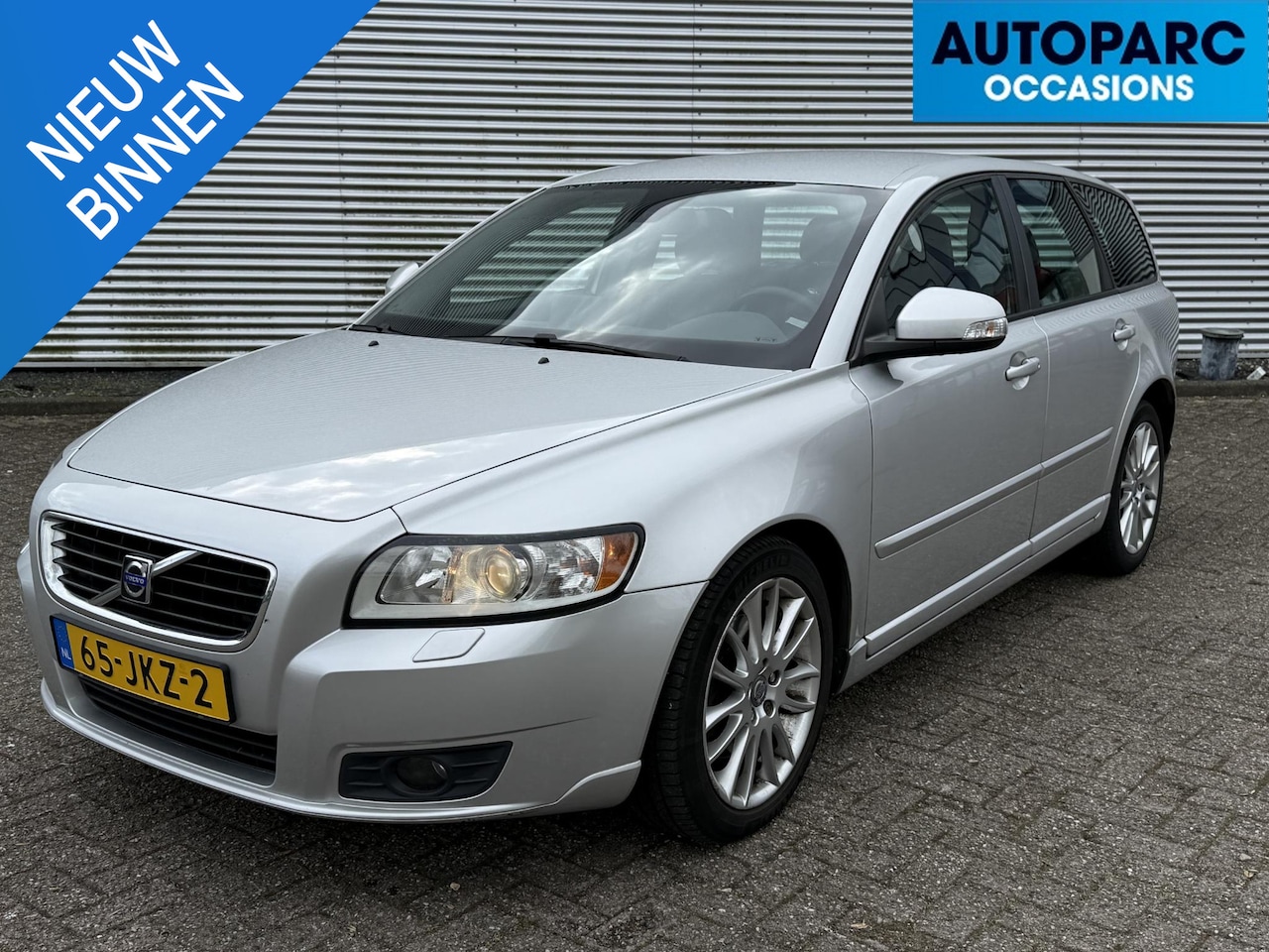 Volvo V50 - 2.4i Edition II 2.4i Edition II , 100% DEALERONDERHOUDEN, LEER, AUTOMAAT, 170PK, NAVI, CRUISE CONTROLE, PD - AutoWereld.nl