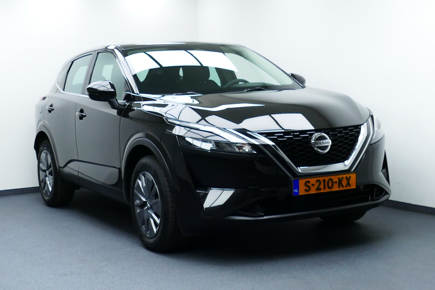 Nissan Qashqai - 1.3 MHEV Visia. Bj 2023 25.000Km 1-Eig. Adap Cruise, Trekhaak 1400Kg - AutoWereld.nl