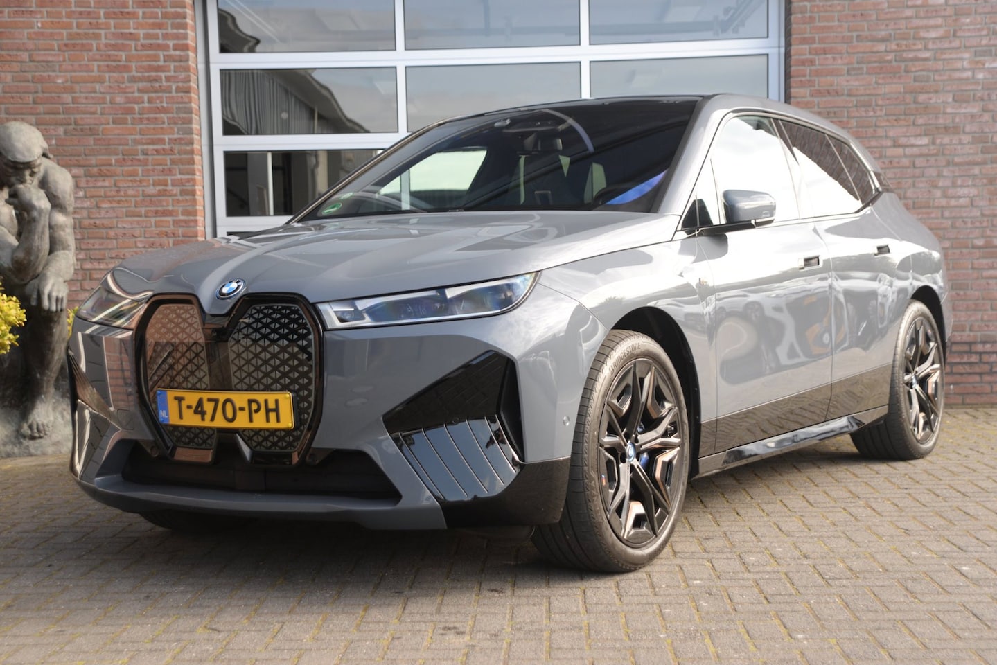 BMW iX - M60 High Executive 112 kWh | B&W Diamond | Trekhaak | Service Incl. 2029 | Storm Bay - AutoWereld.nl