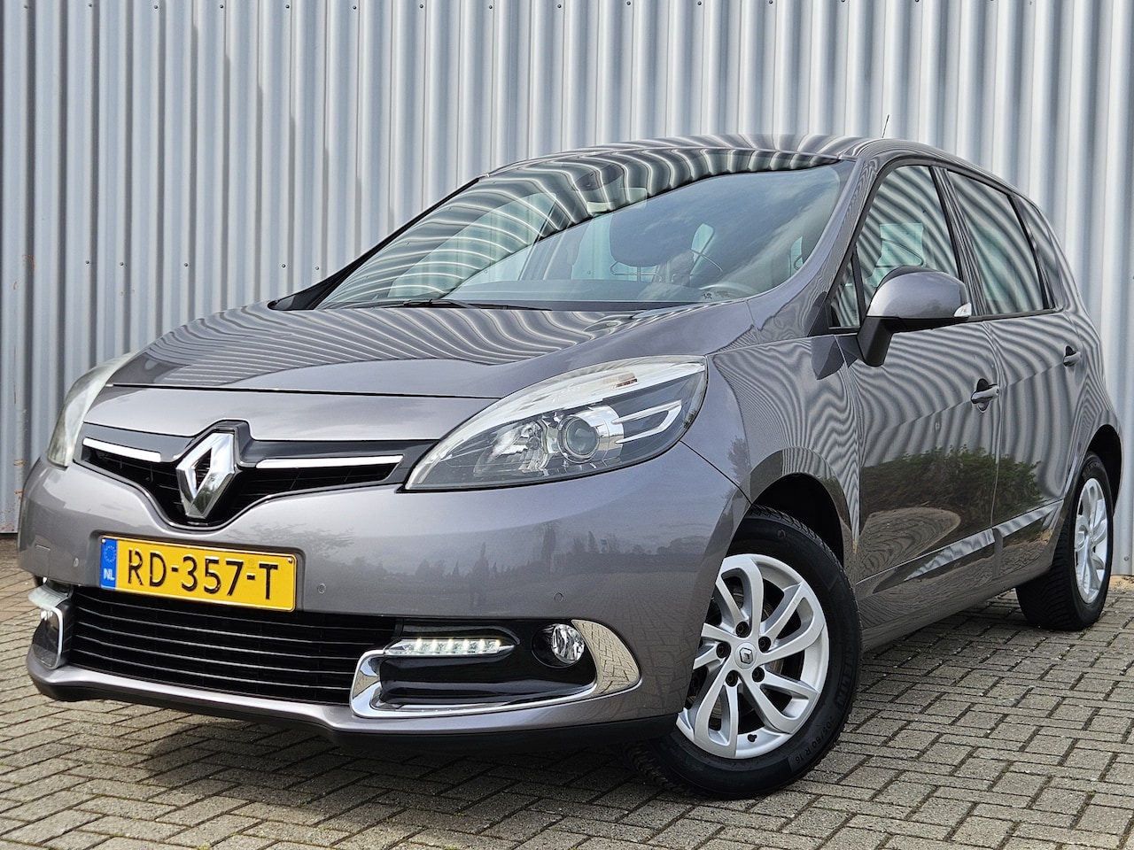 Renault Scénic - 1.5 dCi /Automaat/Dealer Onderhouden/PDC! - AutoWereld.nl