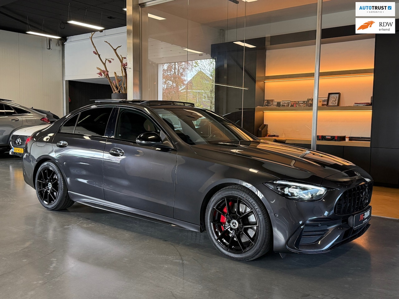 Mercedes-Benz C-klasse - 180 AMG Night Pano Sfeer Carbon Camera - AutoWereld.nl