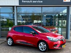 Renault Clio - 1.2 TCe Limited Automaat | Navi | P. Sensoren
