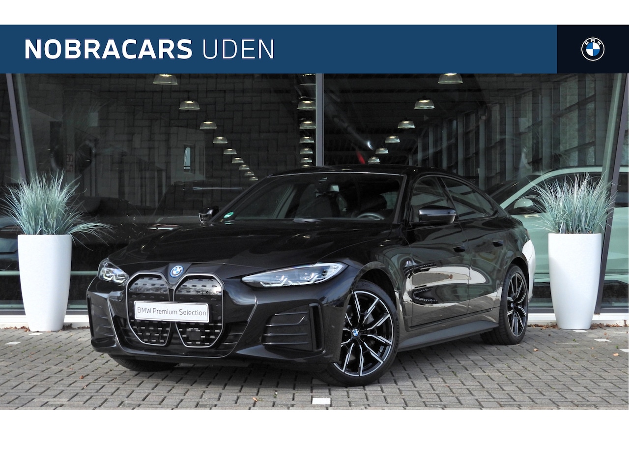 BMW i4 - eDrive35 High Executive M Sport / Achteruitrijcamera / Parking Assistant / Stoelverwarming - AutoWereld.nl