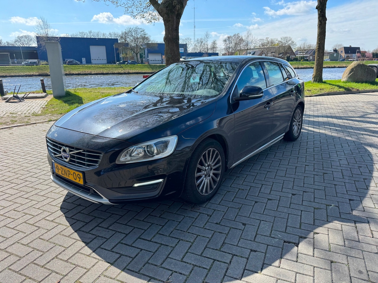 Volvo V60 - 2.0 D4 Momentum 2.0 D4 Momentum - AutoWereld.nl