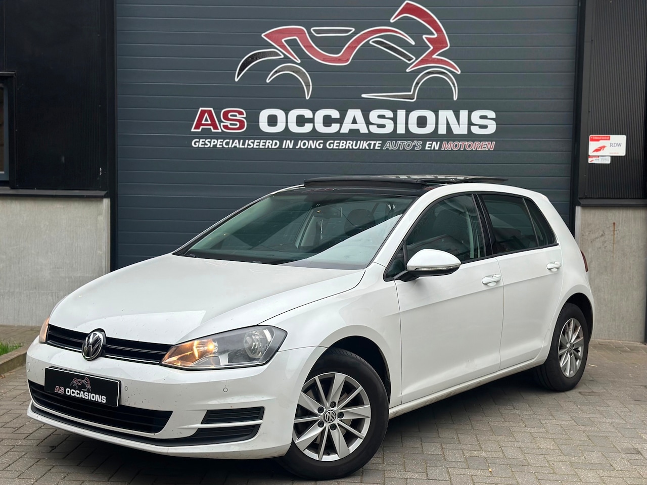 Volkswagen Golf - 1.6 TDI - DSG - Keyless - Pano - Euro 6 - AutoWereld.nl