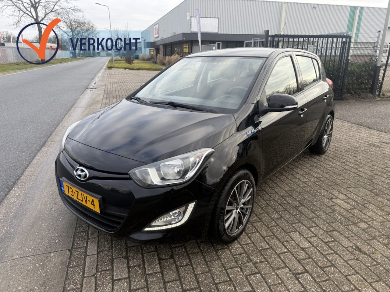 Hyundai i20 - 1.2i i-Motion*KOPPELINGNIEUW*NETTEAUTO*NIEUWAPK* - AutoWereld.nl