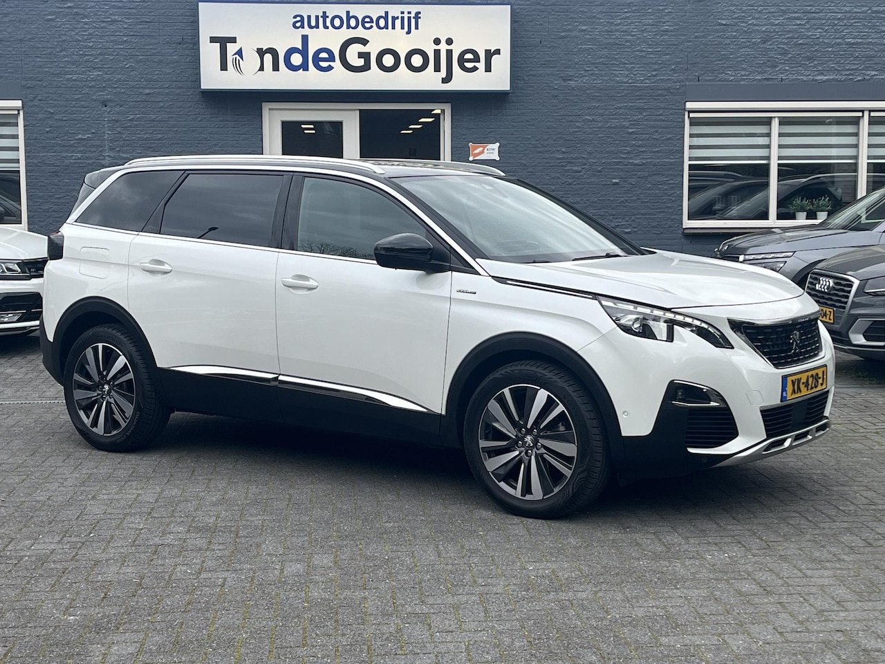 Peugeot 5008 - 1.2 PureTech GT-Line | NAV. | CAMERA | 7-PERS. | NL-AUTO | - AutoWereld.nl
