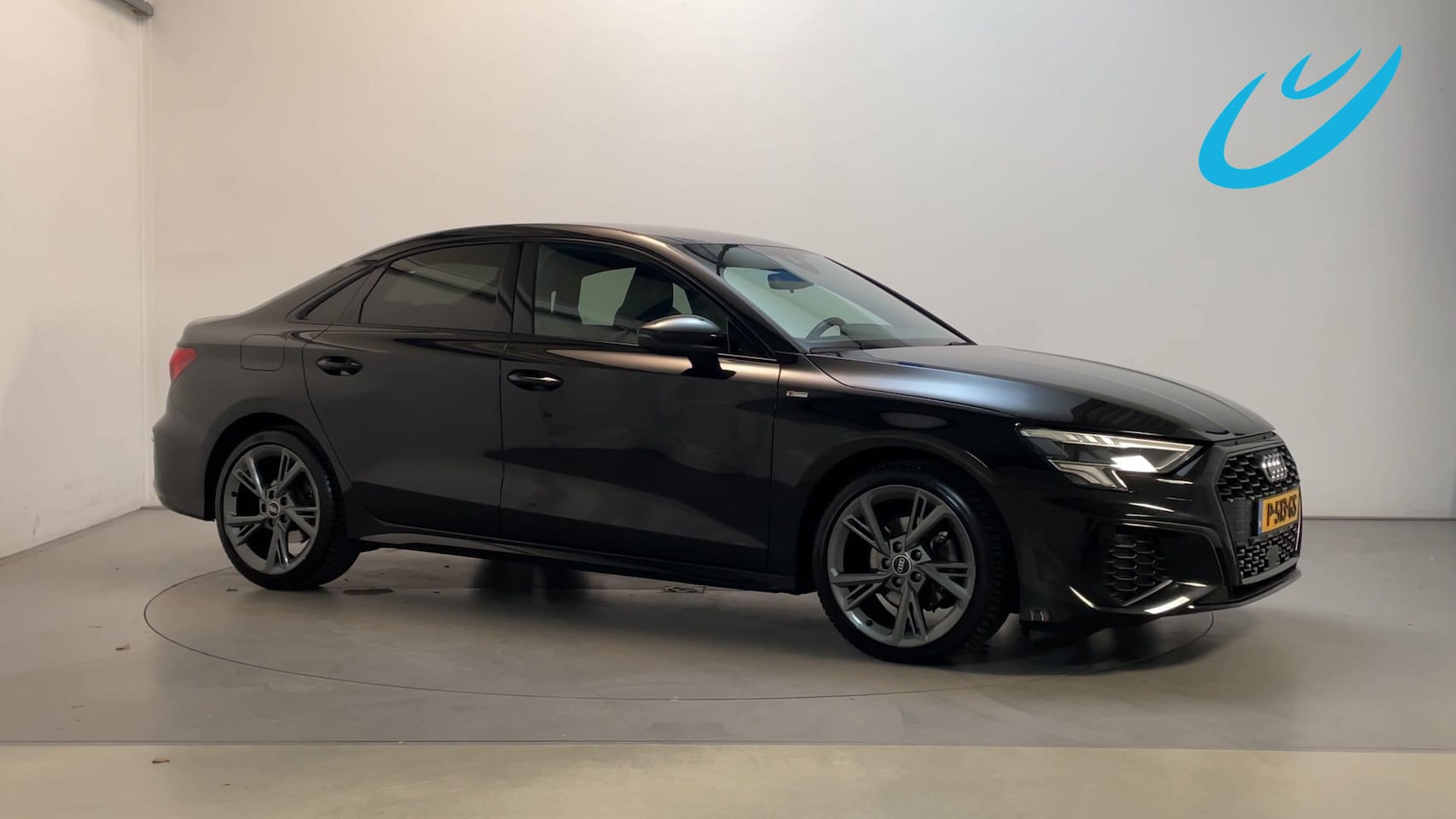 Audi A3 Limousine - 30 TFSI S Edition S-Line LED Leder-Stof Navigatie Parkeersensoren - AutoWereld.nl
