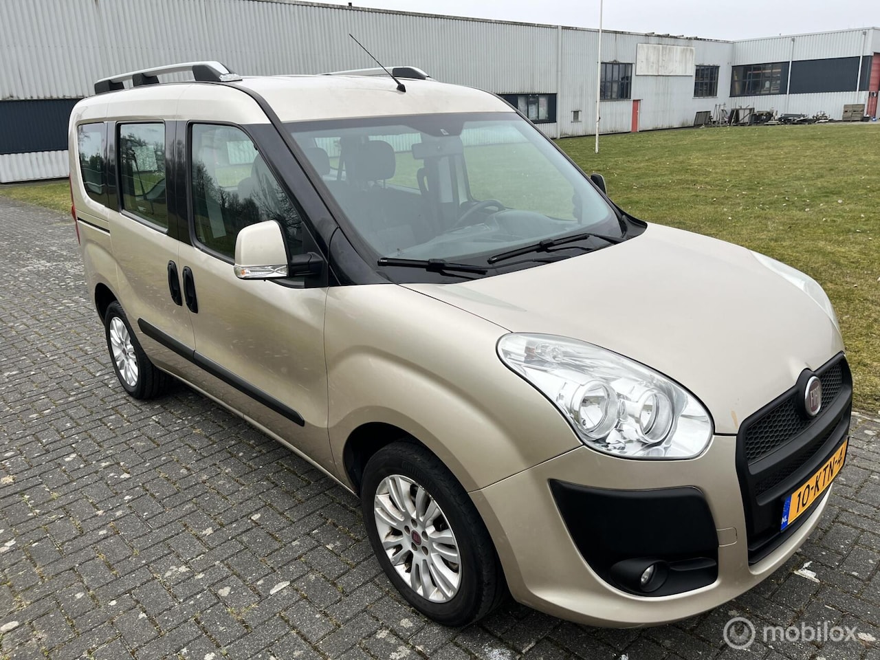 Fiat Doblò - 1.4 Emotion / Airco / Cruise / Schuifdeuren / Trekhaak /NW APK / NAP / - AutoWereld.nl