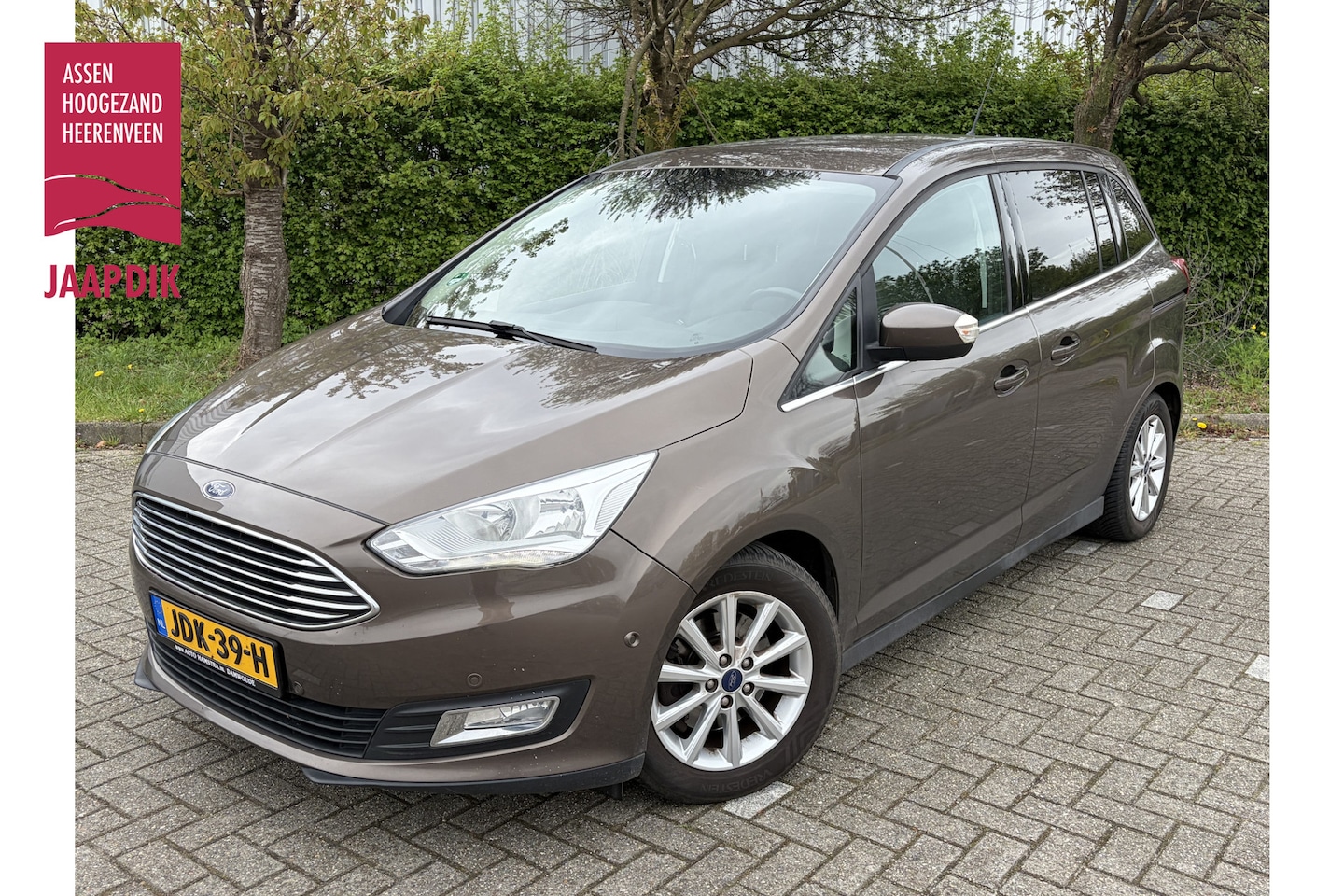 Ford Grand C-Max - BJR 2017 1.0 126 PK Titanium STOEL-STUURVERWARMING | NAVI | CLIMA | CRUISE | PARKEERHULP | - AutoWereld.nl