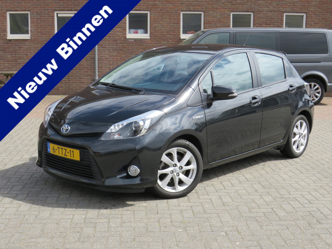 Toyota Yaris - 1.5 Full Hybrid Dynamic Automaat * Rijklaarprijs incl. garantie * Cruise control * Camera - AutoWereld.nl