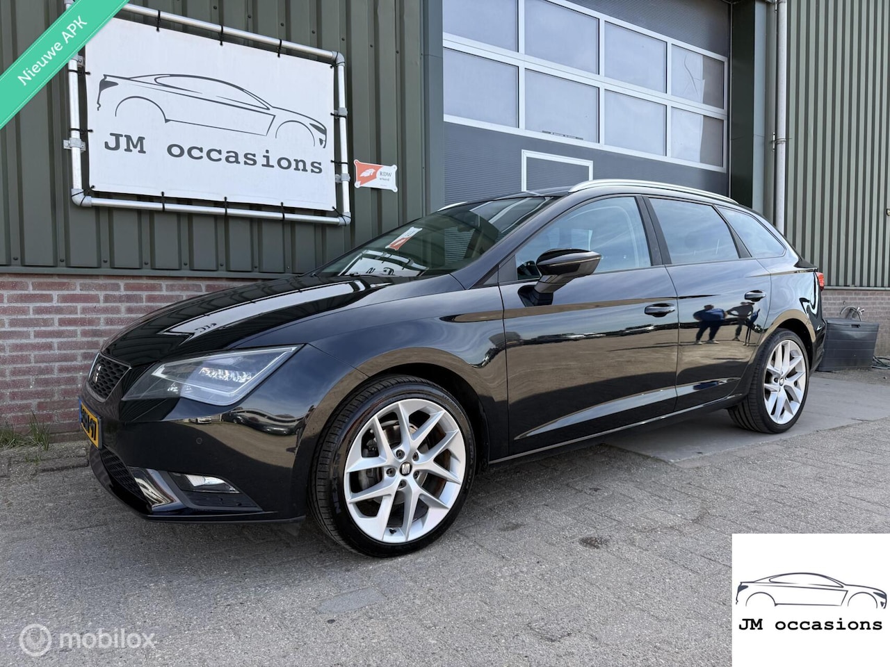 SEAT Leon ST - 1.2 TSI Style|Led/Xenon|Navi|Alcantara|Seat Sound| - AutoWereld.nl