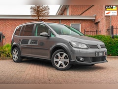 Volkswagen Touran Cross - 1.4 TSI 170 PK Aut. Pano Trekhaak Clima Cruise Xenon Camera 17''