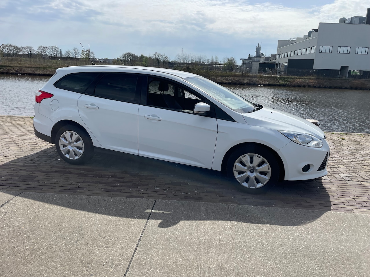 Ford Focus Wagon - 1.0 EcoBoost Trend - AutoWereld.nl