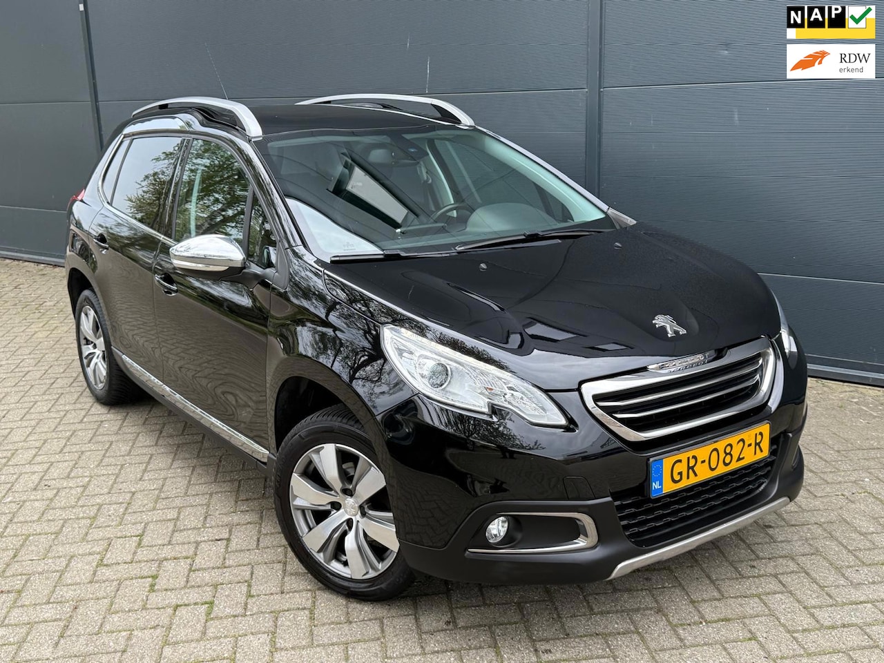 Peugeot 2008 - 1.2 PureTech Allure/Automaat/Navi/bluetooth/panorama/cruise/Airco - AutoWereld.nl