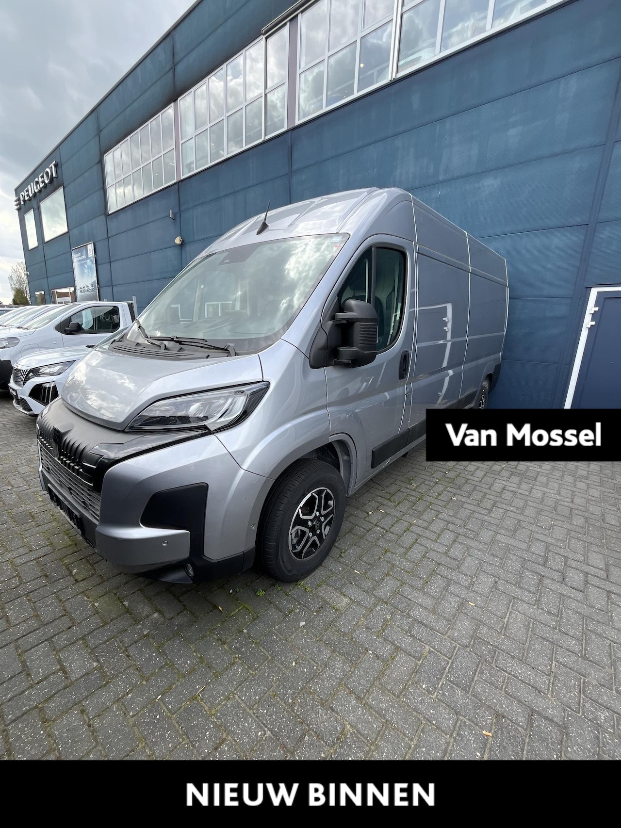Peugeot e-Boxer - 4.25t L4H3 Zwaar 110 kWh 4.25t L4H3 Zwaar 110 kWh - AutoWereld.nl