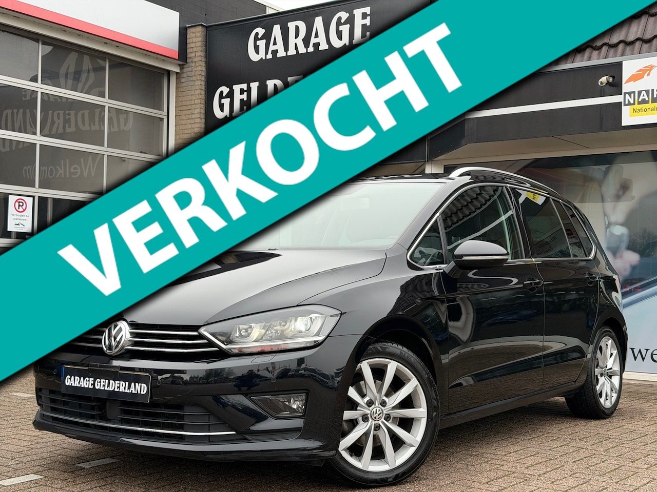 Volkswagen Golf Sportsvan - 1.4 TSI Highline | Bi-Xenon | Full-Led | Cruise | Climate | Trekhaak! - AutoWereld.nl
