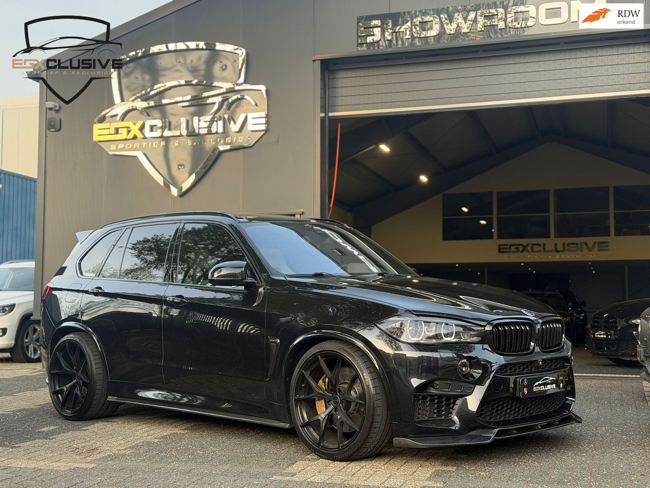 BMW X5M - 4.4 V8 CARBON|PANO|HUD|H&K|360camera - AutoWereld.nl