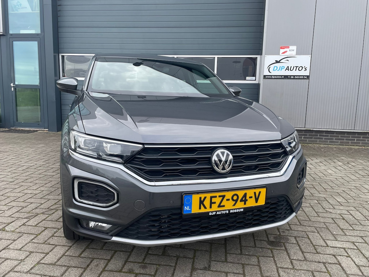 Volkswagen T-Roc - 1.5 TSI Sport Stuurverwarming / Stoelverwarming / Elektrische achterklep / achteruitrijcamera - AutoWereld.nl