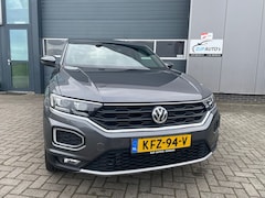 Volkswagen T-Roc - 1.5 TSI Sport Automaat Stuurverwarming / Stoelverwarming / Elektr. achterklep / achteruitrijcamera