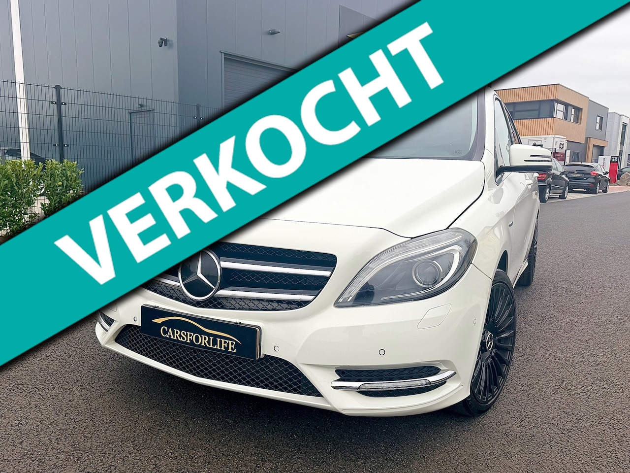 Mercedes-Benz B-klasse - 180 Ambition Leder|Cruise|Navigatie. - AutoWereld.nl