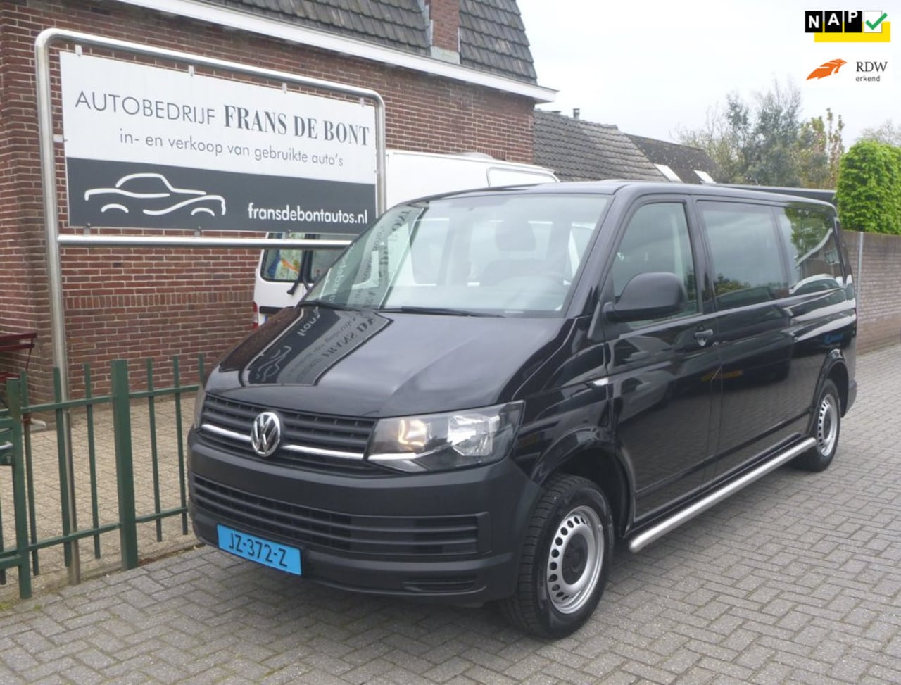 Volkswagen Transporter Kombi - 2.0 TDI L2H1 9 persoons airco € 11.000 ex btw - AutoWereld.nl
