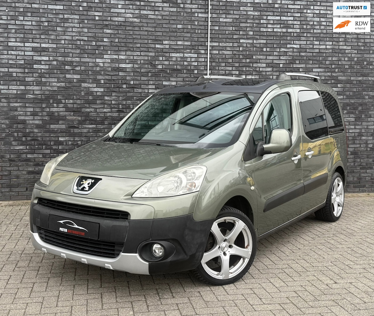 Peugeot Partner Tepee - 1.6 VTi XT Panoramadak|Airco|PDC|Schuifdeuren|Opbergvak|Achterruit open|TREKHAAK MONTEREN - AutoWereld.nl