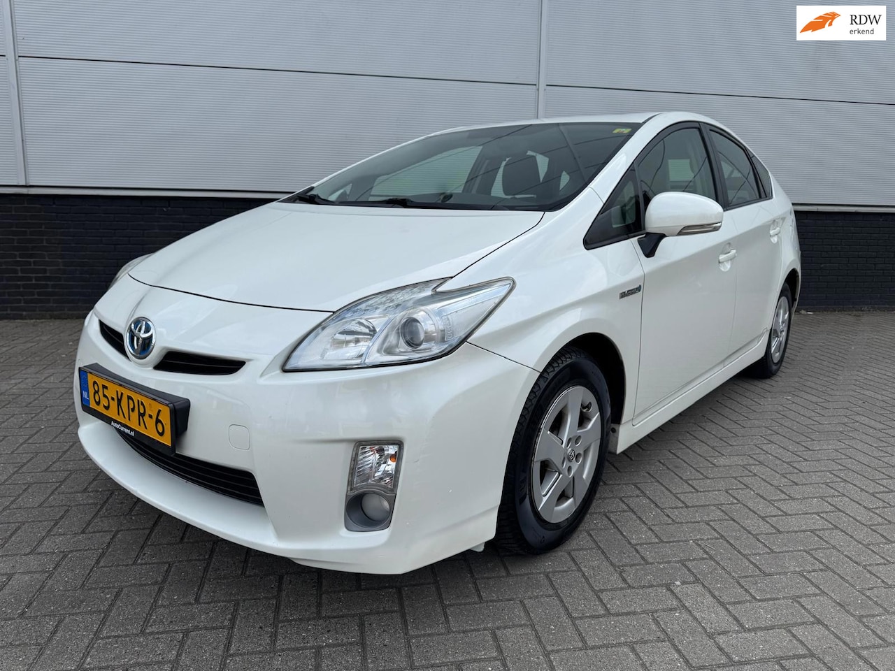Toyota Prius - 1.8 Comfort NAP * clima * HUD * elektr. ramen * parkeersensoren * AUX - AutoWereld.nl