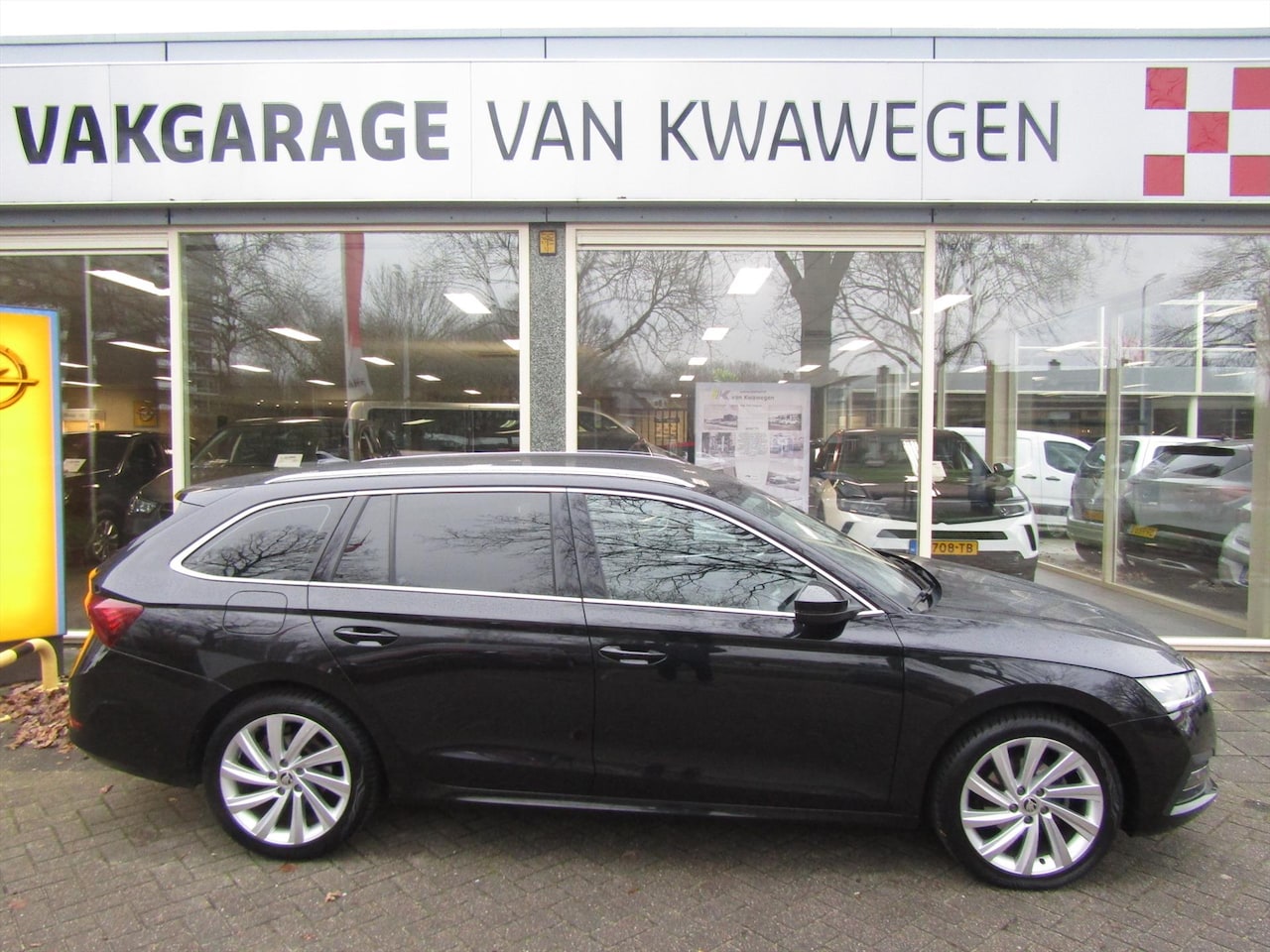 Skoda Octavia Combi - 1.5 TSI 150 pk NAVI ECC L.M. BLUET. LED KOPL. - AutoWereld.nl
