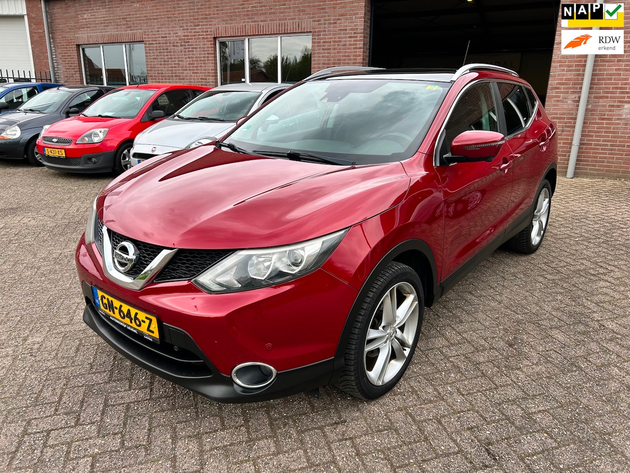 Nissan Qashqai - 1.6 Connect Edition // Camera’s // Panorama - AutoWereld.nl