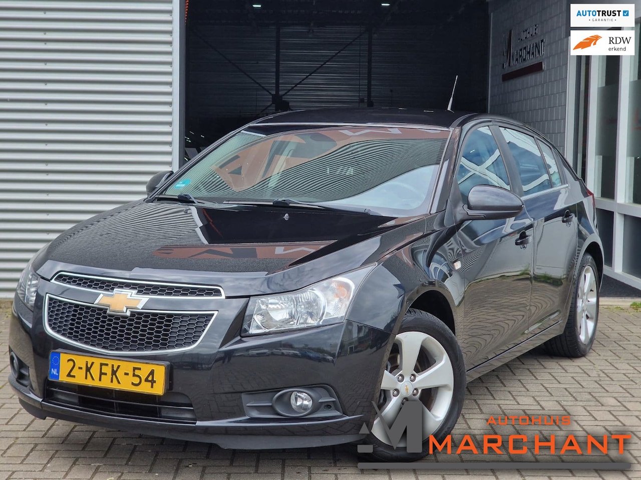 Chevrolet Cruze - 1.8 LTZ NAVI|PARKEERSENS|CRUISE|TREKHAAK - AutoWereld.nl