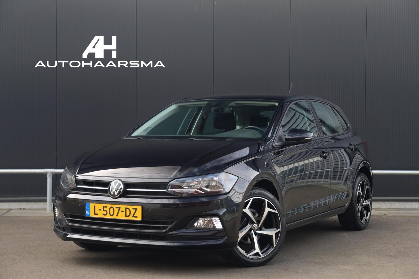Volkswagen Polo - 1.0 TSI 95pk Comfortline Virtual Cockpit Navi Parkeersensoren CarPlay 17 inch R-Line ACC N - AutoWereld.nl