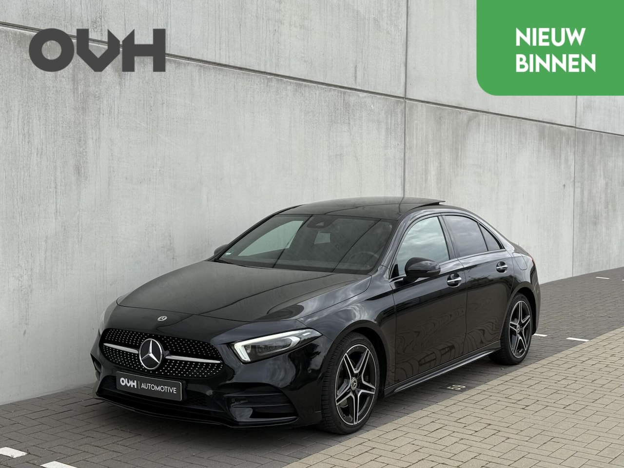 Mercedes-Benz A-klasse - 180 AMG | Pano | Sfeer | widescreen | LED - AutoWereld.nl