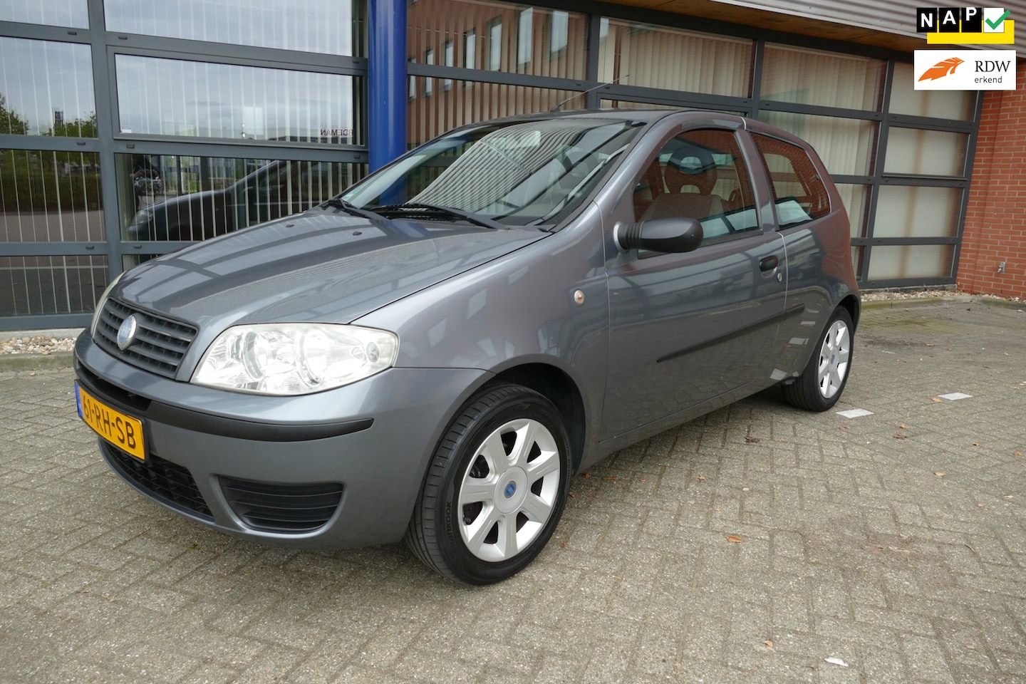 Fiat Punto - 1.2 Young Airco Apk 17-04-2027 Stuurbekrachtiging - AutoWereld.nl