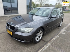 BMW 3-serie Touring - 320i Business Line / APK / NAP / AIRCO / MOTOR 100% / BOEKJES / NIEUWE ACCU / ZEER NETTE A