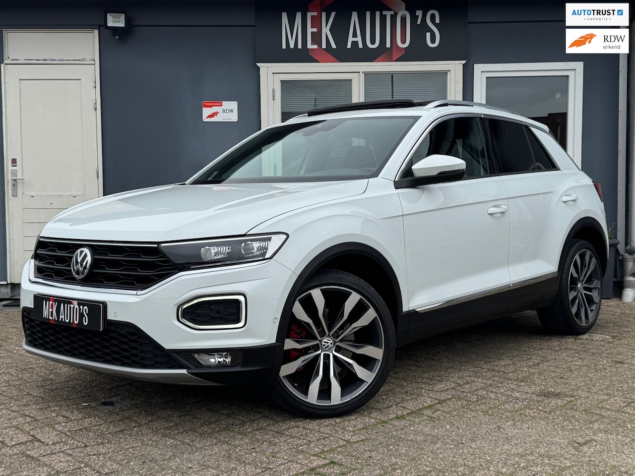Volkswagen T-Roc - 2.0 TSI 4Motion R Line LED|VIRTUAL|PANO|BOMVOL - AutoWereld.nl