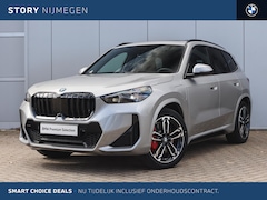 BMW X1 - xDrive25e High Executive M Sport Automaat / Panoramadak / Trekhaak / Sportstoelen / M Adap