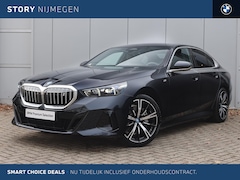 BMW i5 - eDrive40 M Sport / Panoramadak / Trekhaak / Stoelventilatie / Parking Assistant Profession