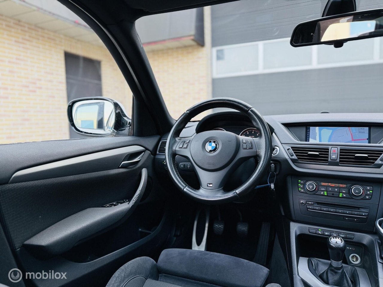 BMW X1 - xDrive28i 245PK High Executive|M Sport||Alcantara|Dak - AutoWereld.nl