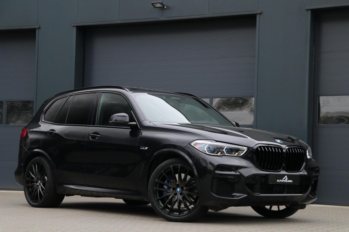 BMW X5 - xDrive45e High Executive M-SPORT Panodak Headup Trekhaak ShadowLine Stoel/Stuur verwarming - AutoWereld.nl
