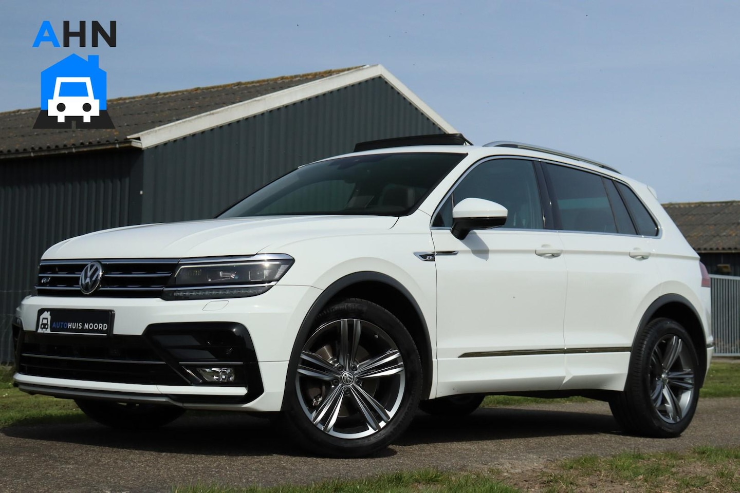 Volkswagen Tiguan - 2.0 TSI 4M / 220PK / 3X R-Line / DSG / Pano / LED / DYNAUDIO / HUD / Virtual Cockpit / Tre - AutoWereld.nl